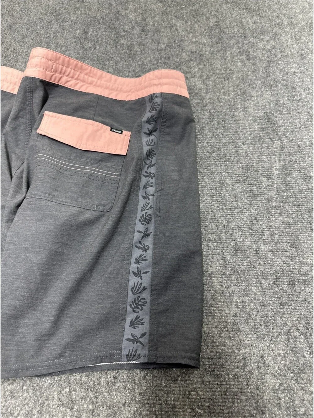 O’Neil Men’s Swim Trunks Size 32 Grey/pink